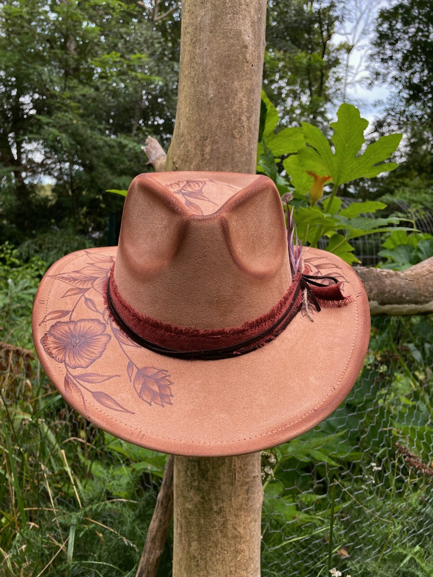 Short brim floral